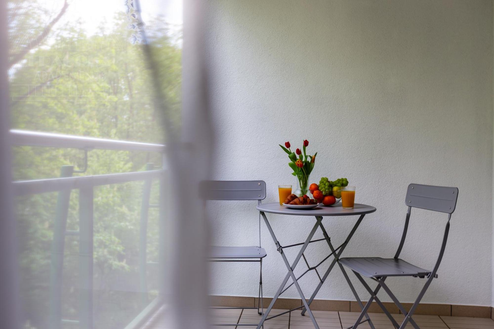 Fragola Apartments Old Town คราคูฟ ภายนอก รูปภาพ